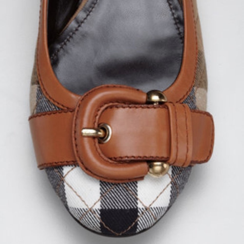 Burberry Quilted Check Buckle Flat - Picture 15 of 16